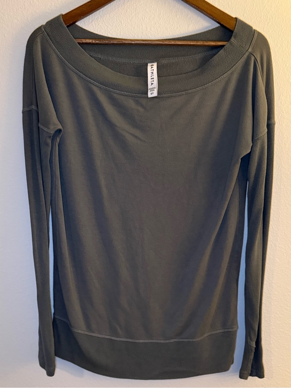 Athleta Off-Shoulder Long Sleeve Sweatshirt in Slate